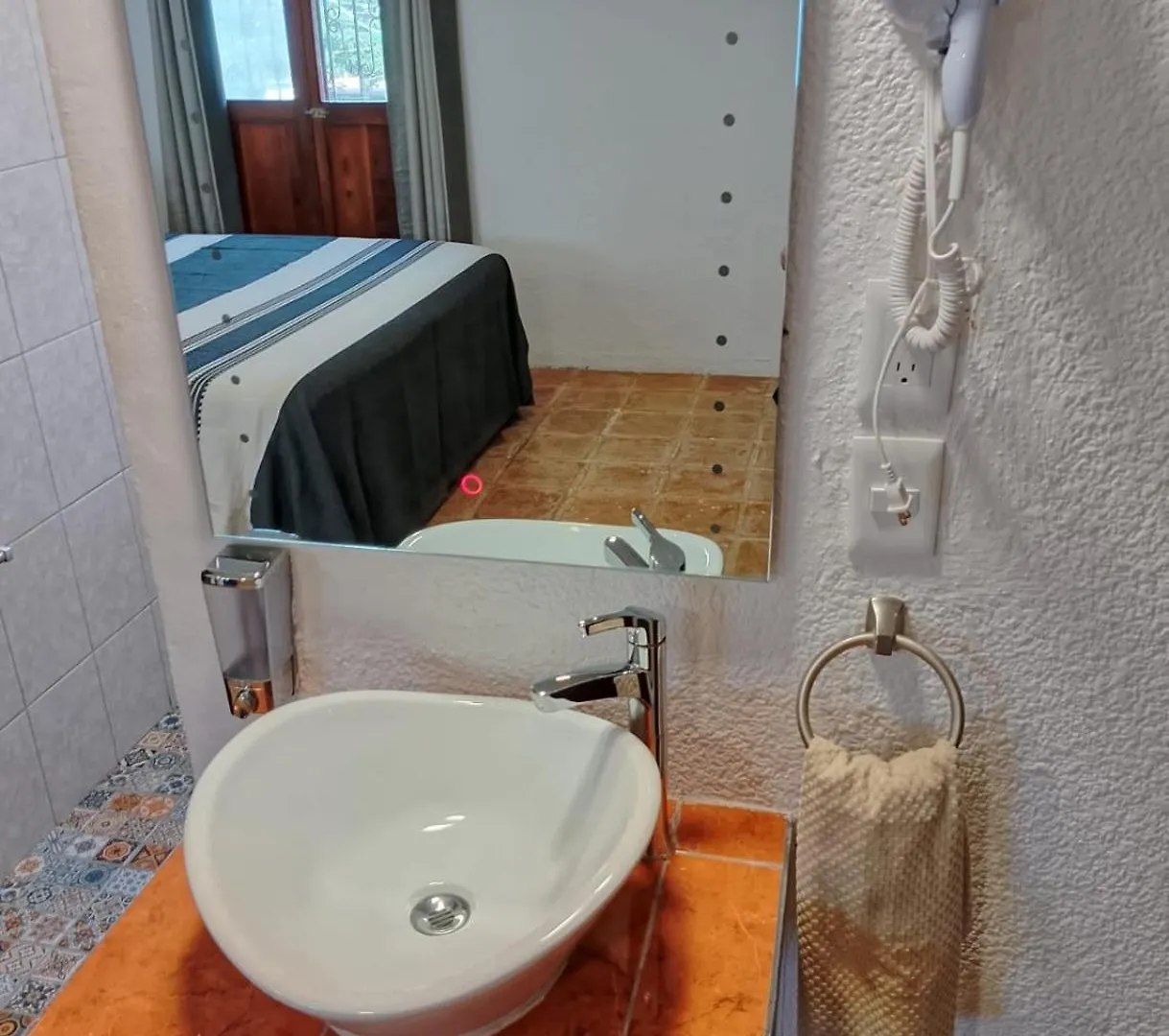 Δωμάτια σε οικογενειακή κατοικία Casa Nance Alojamientos Uxmal Suite Ejecutiva Centro Mercado 28 Y Ado King Size Κανκούν